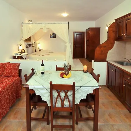 En Plo Boutique Apartment Ia