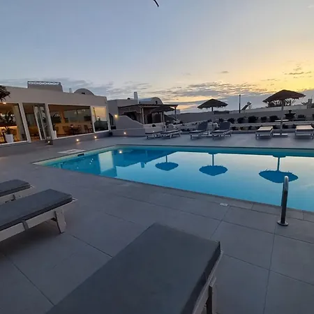 En Plo Boutique Oia (Santorini)