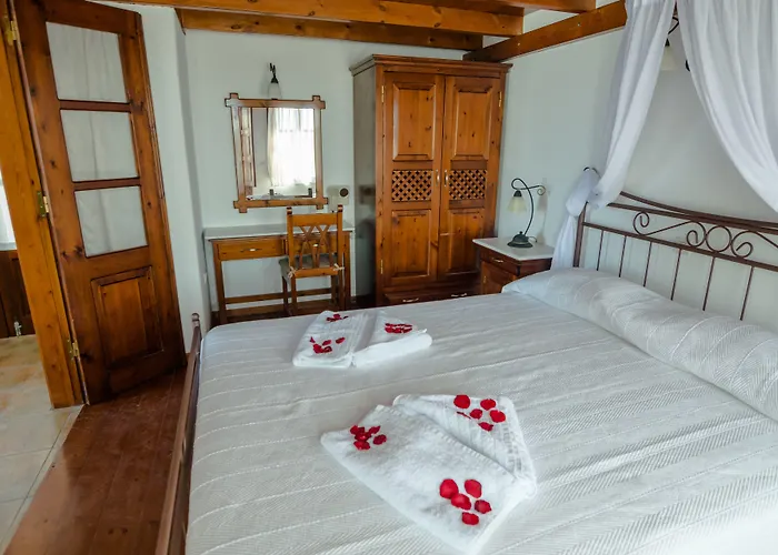 En Plo Boutique * Oia