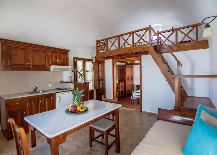 En Plo Boutique * Oia